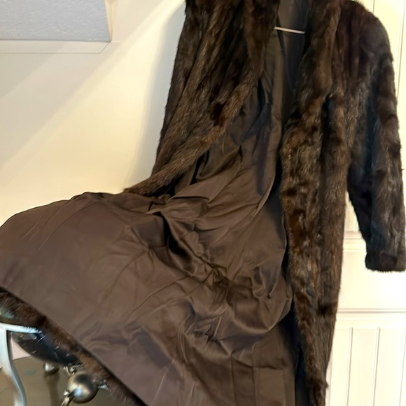 Full length vintage genuine natural mink coat. 
Size 10 - Picture 3 of 8
